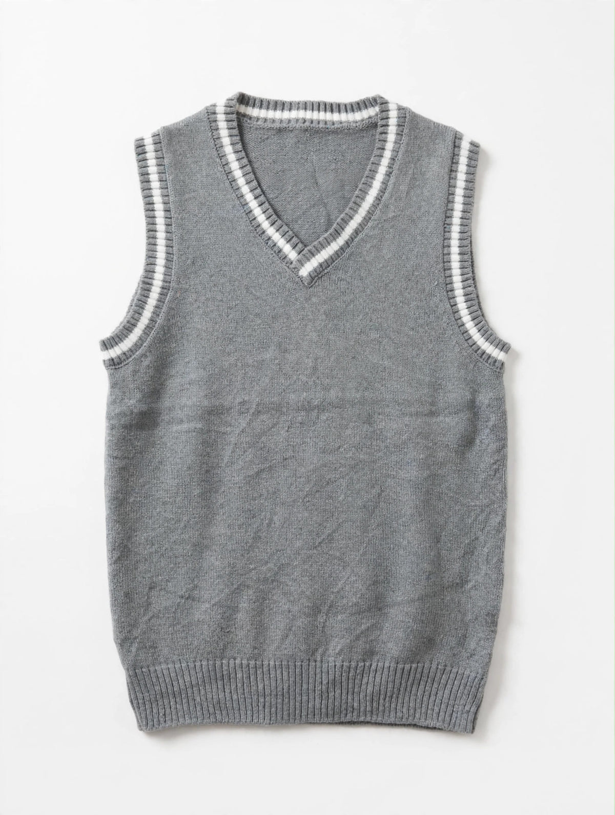 He Dai Er grey V-neck knit sweater vest with striped trim