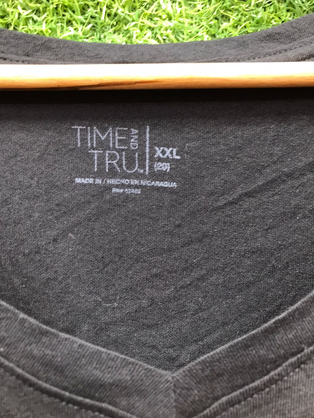 Time and Tru V-Neck T-Shirt – Black (Size XXL)
