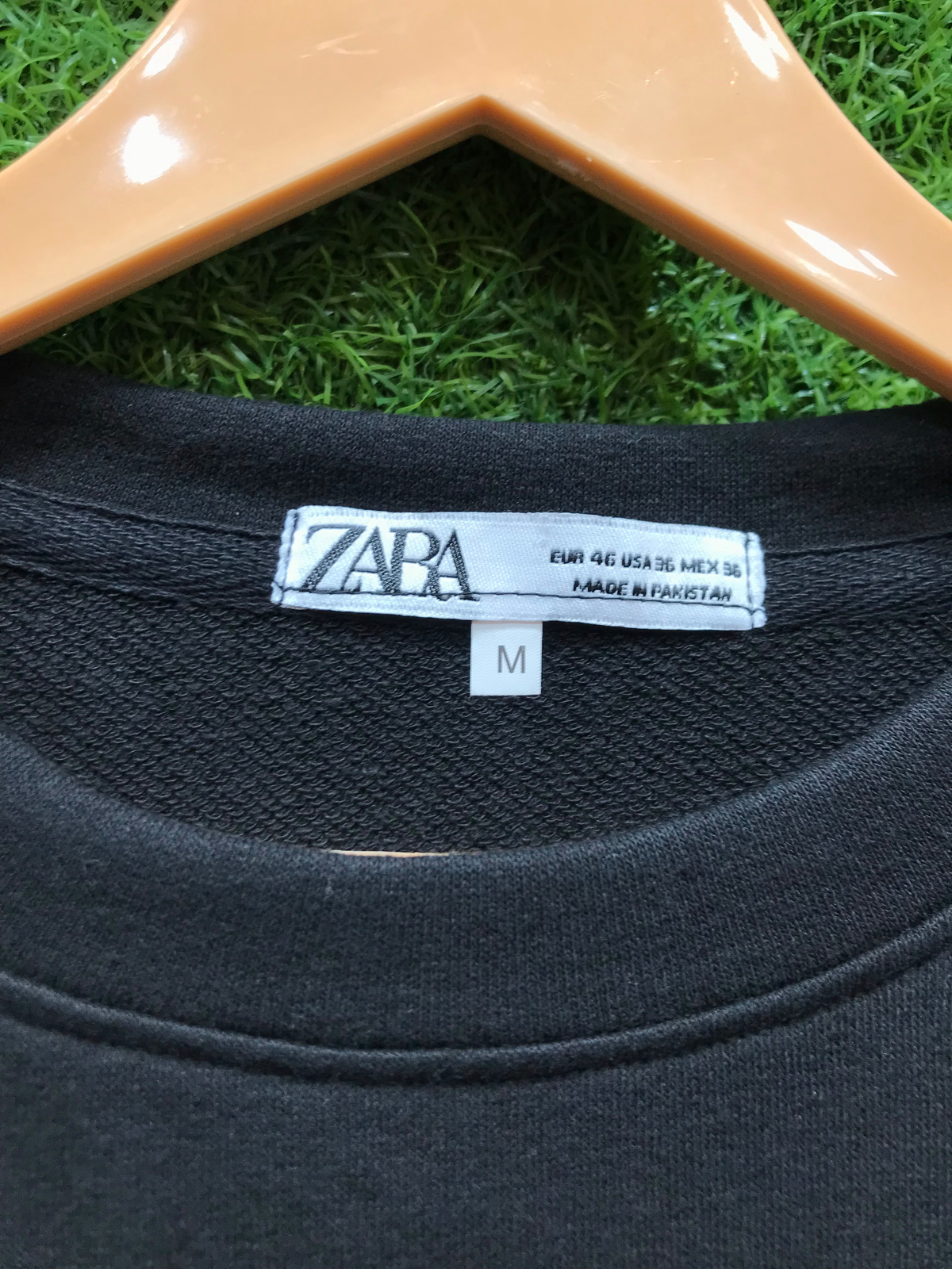 label-black
