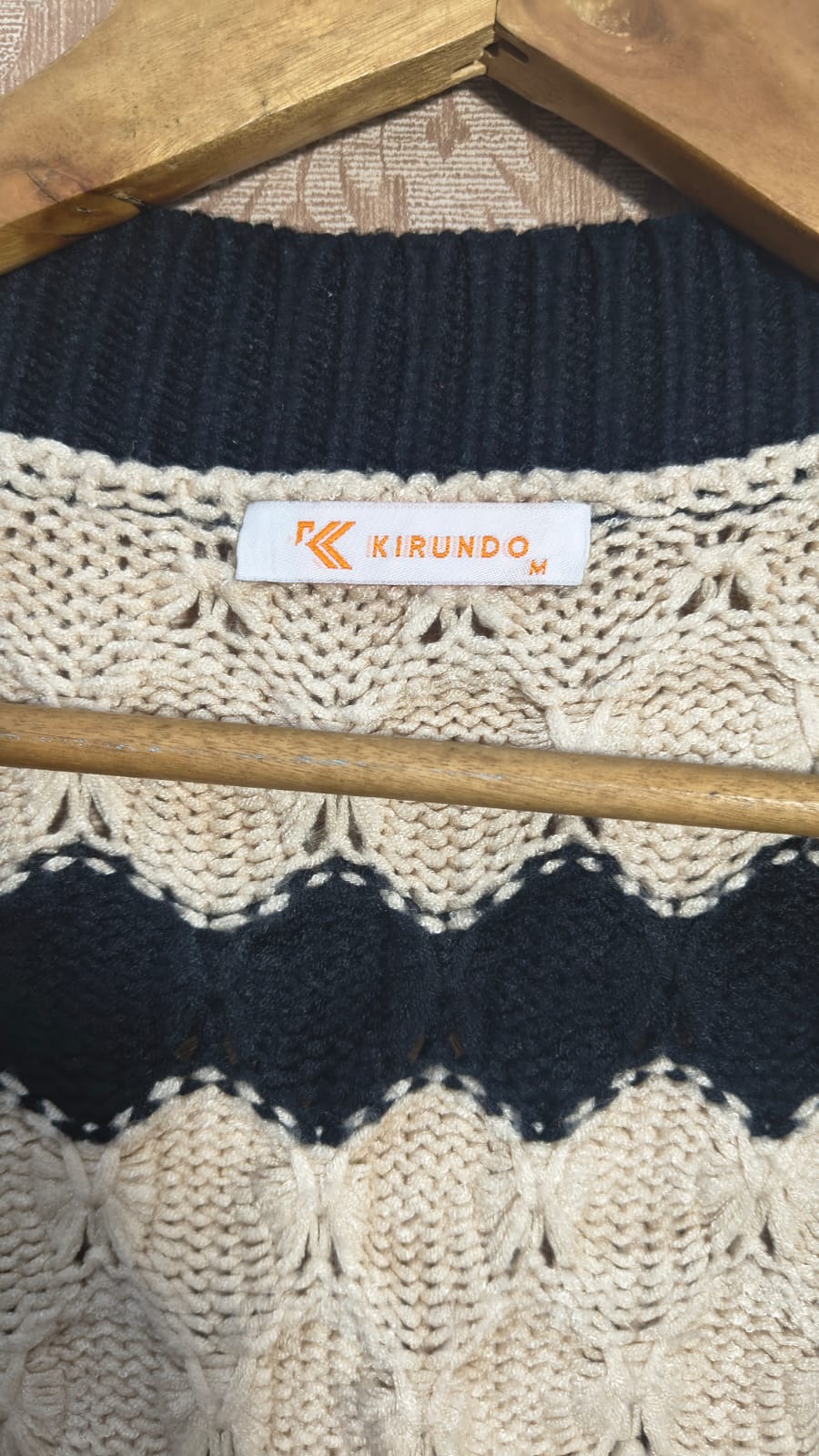 Kirundo Navy and Cream Cable-Knit Scallop-Stripe Cardigan (Size M)