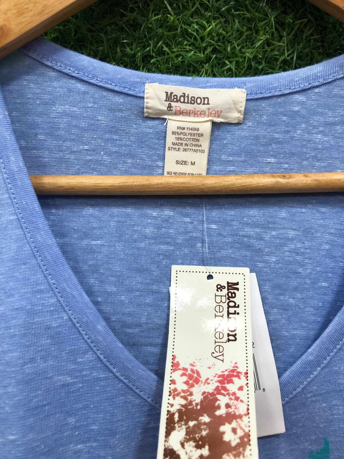 Madison & Berkeley Flamingo Graphic V-Neck T-Shirt – Periwinkle Blue (Size M)