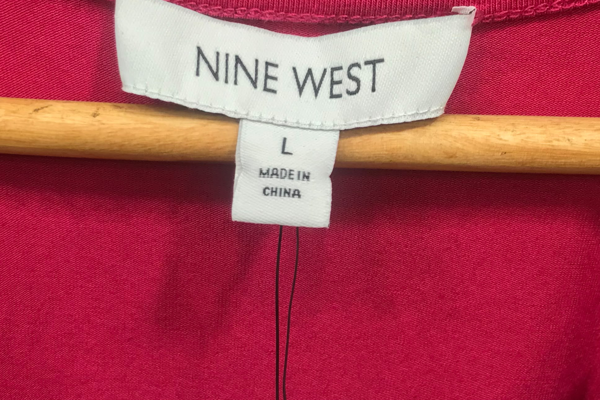 Nine West Flutter Sleeve Blouse – Magenta (Size L)