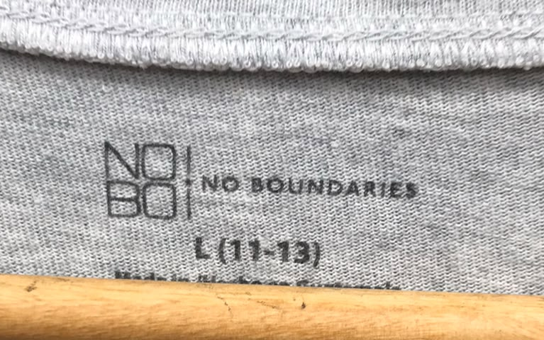 No Boundaries Scoop Neck T-Shirt – Heather Grey (Size L 11-13)